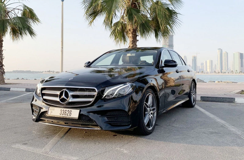 zwart Mercedes-Benz E200 2019 for rent in Dubai 1